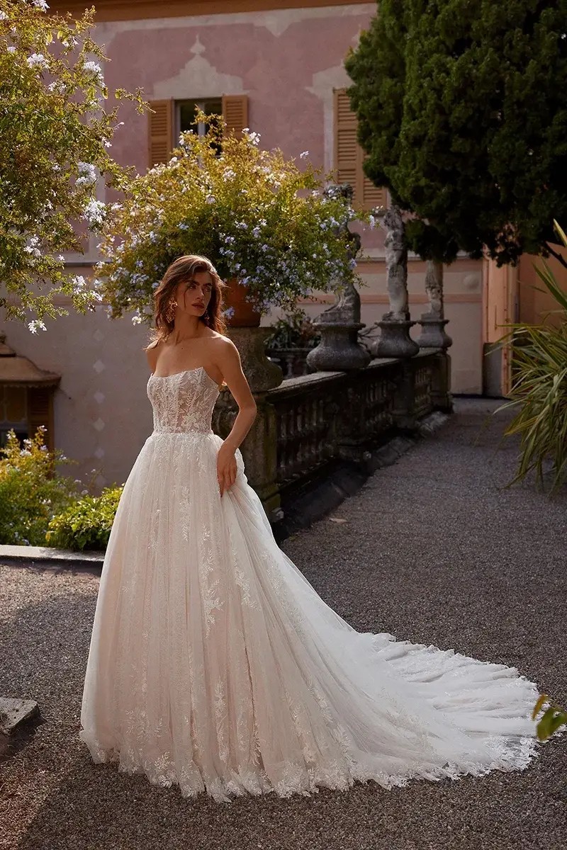 The Top Wedding Dress Waist Styles for 2024 Brides Image